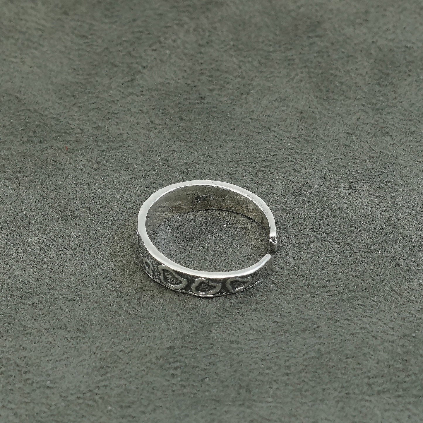 sz 4.75, vtg Sterling silver handmade ring, 925 band w/ heart embossed