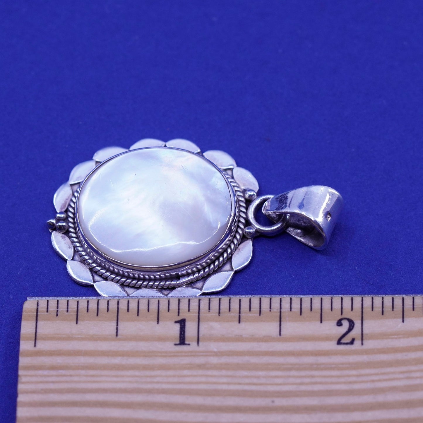 Vintage Sterling silver handmade pendant, 925 Oval pendant with mother of pearl