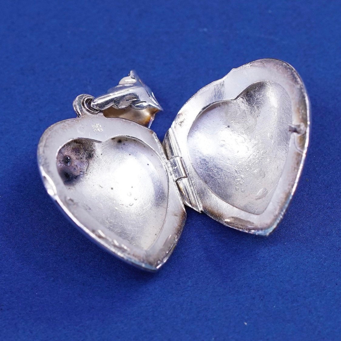 vtg Sterling silver handmade pendant, 925 heart photo locket w/ Pattern