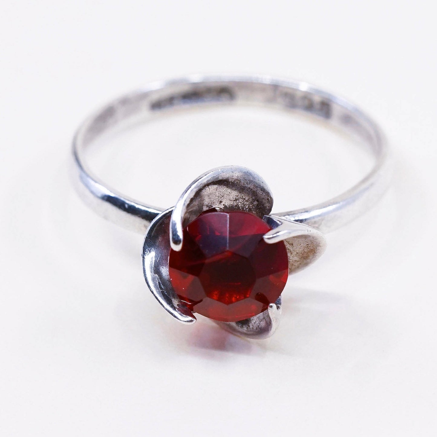 Size 8.5, Vintage Mexico sterling 925 silver handmade crown ring with ruby