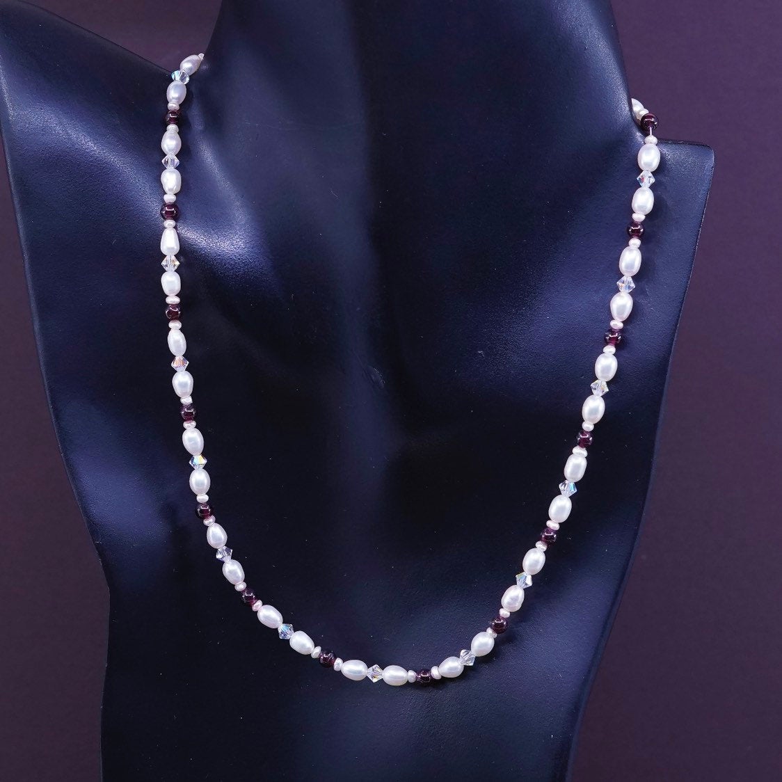 17", Sterling silver handmade necklace 925 clasp freshwater pearl garnet beads